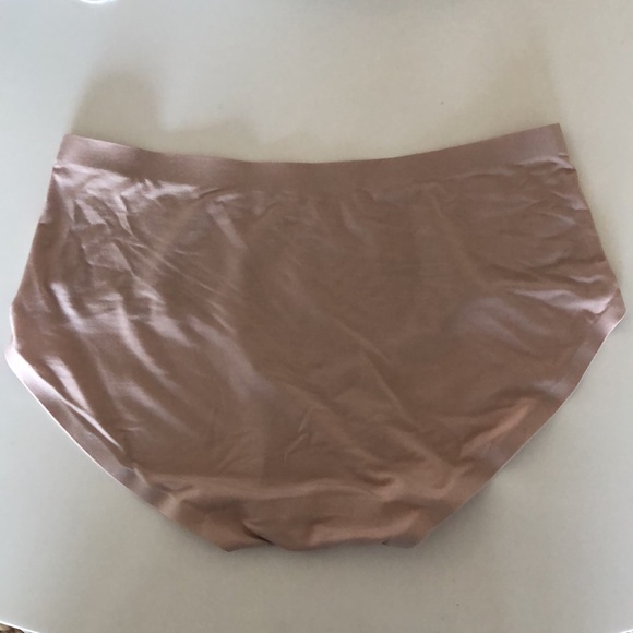 Silk Maison Seamless Nude Underwear - Picture 7 of 11